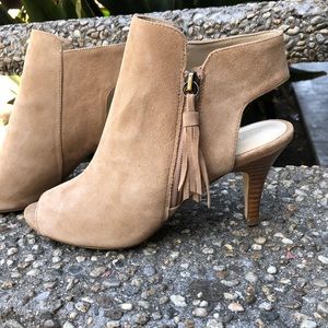 NEW Adrienne Vittadini Booties